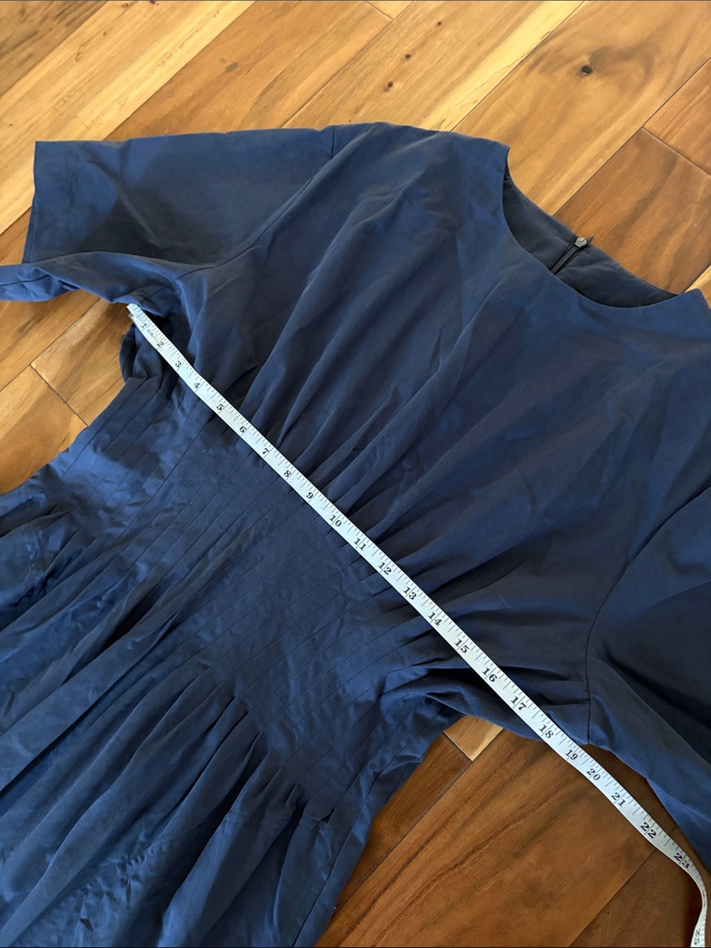 GigiO Navy Pintuck Waist Midi Dress Size Large - Picture 8 of 9